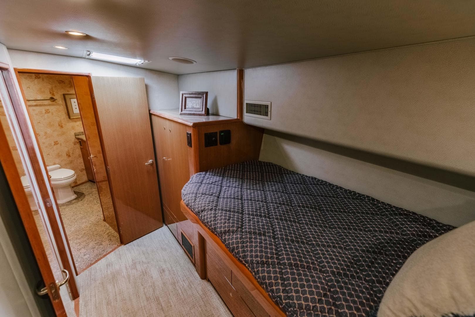 2003 Viking 56 Convertible — photo 43