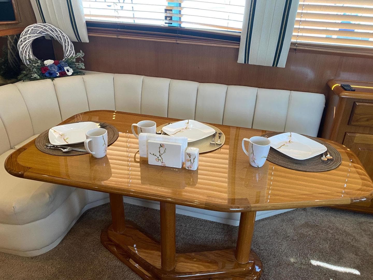 1998 Viking 54 Sport Yacht — photo 12