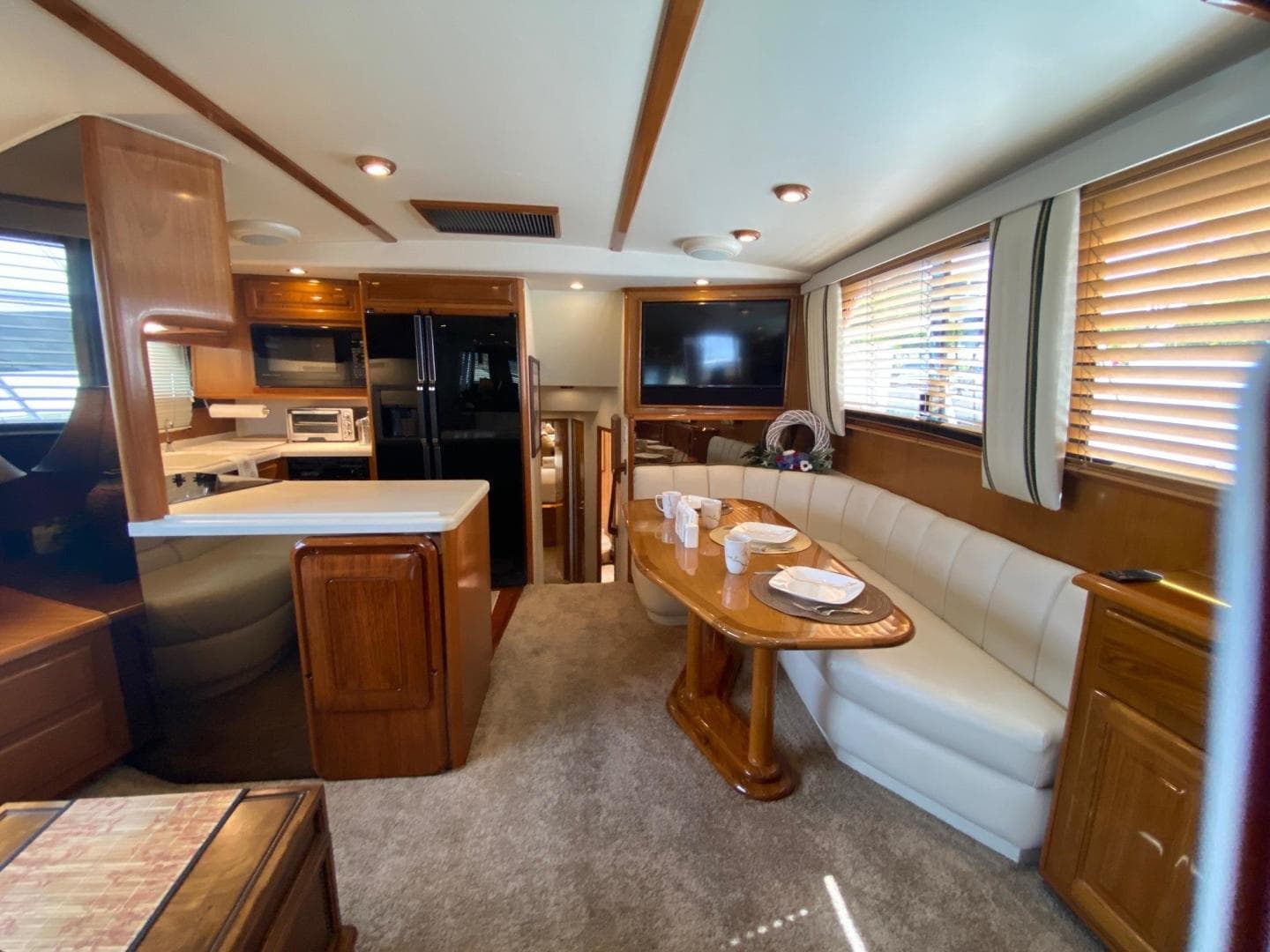 1998 Viking 54 Sport Yacht — photo 10