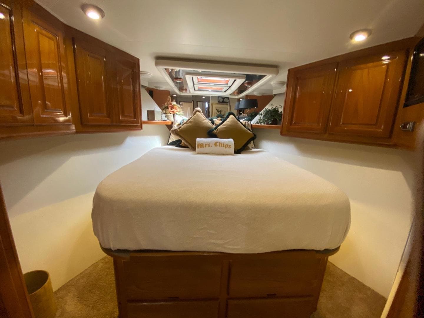 1998 Viking 54 Sport Yacht — photo 15