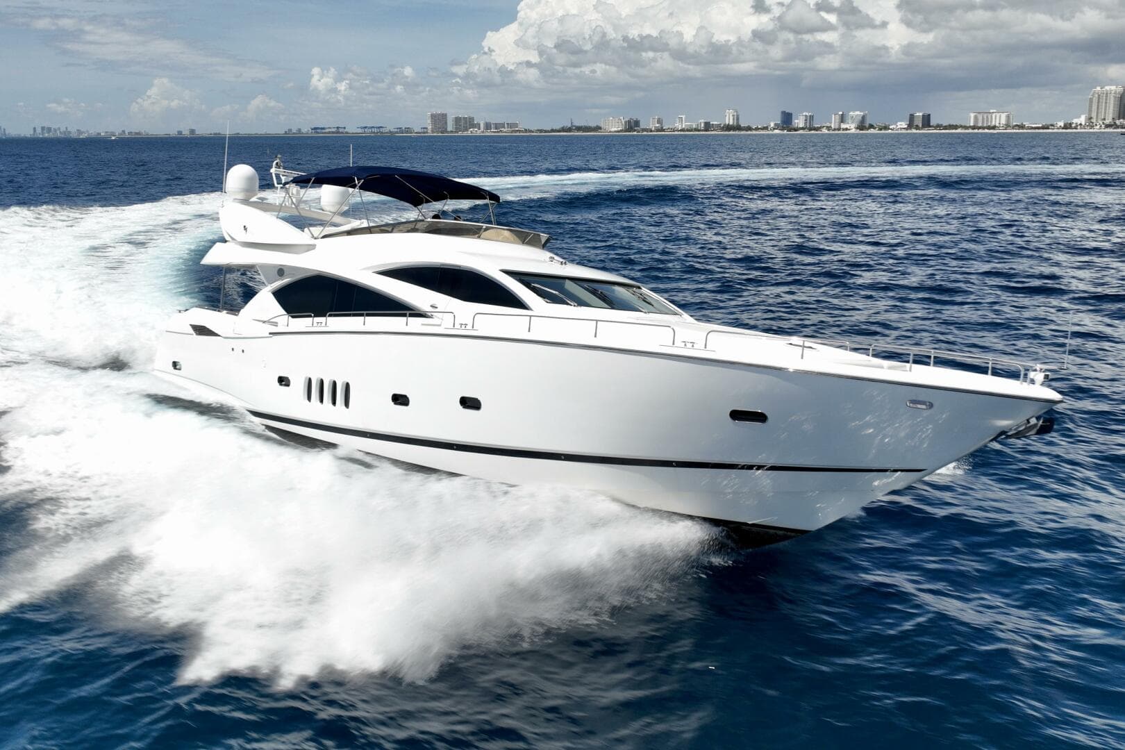 2005 Sunseeker Yacht — photo 1