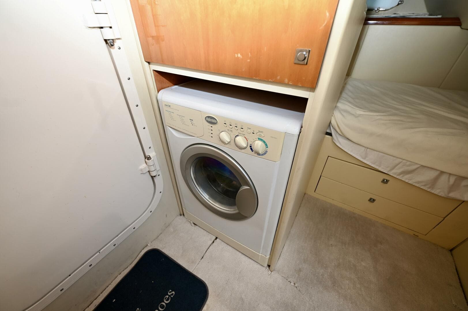 2005 Sunseeker Yacht — photo 52