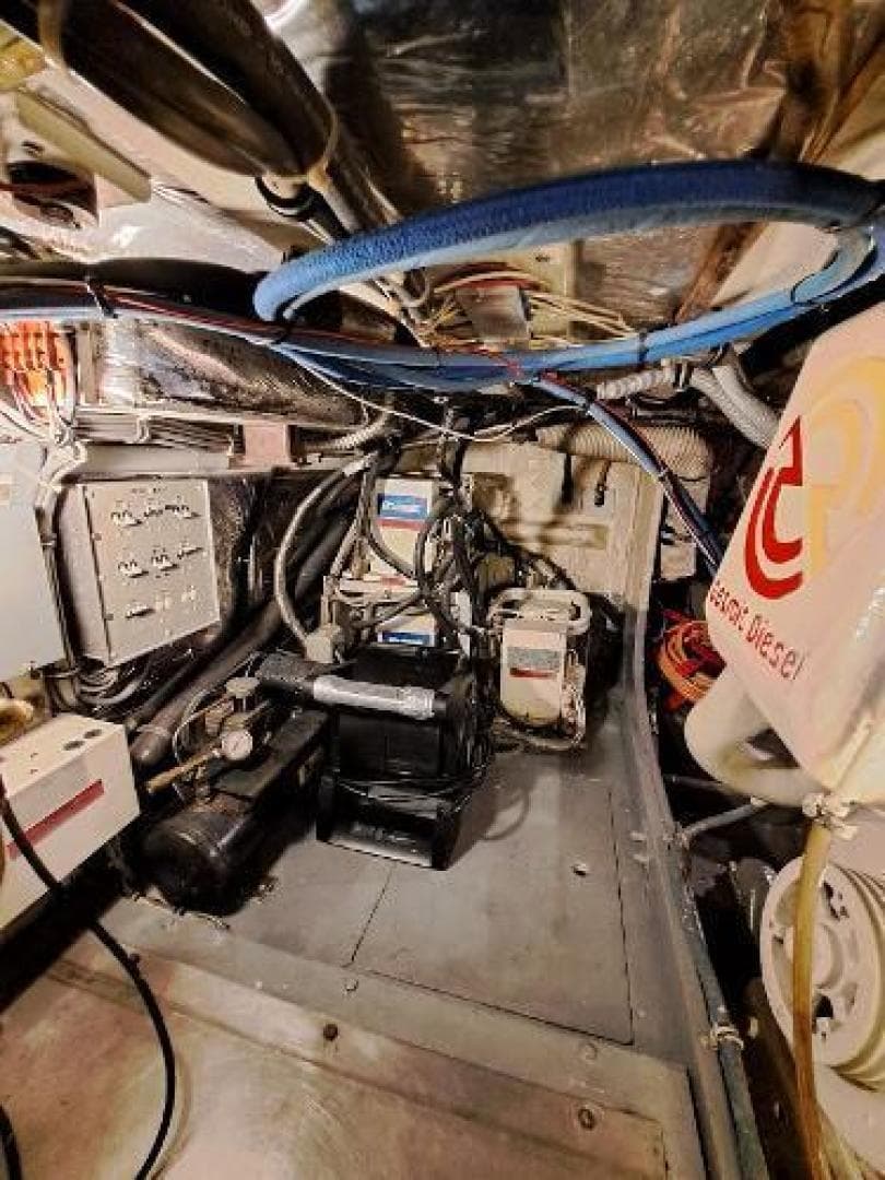 1986 Bertram 46 III Convertible — photo 28