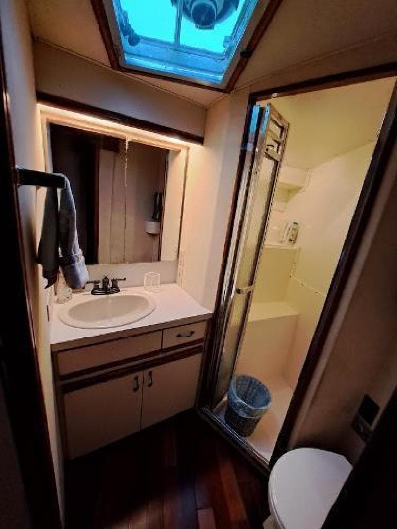 1986 Bertram 46 III Convertible — photo 18