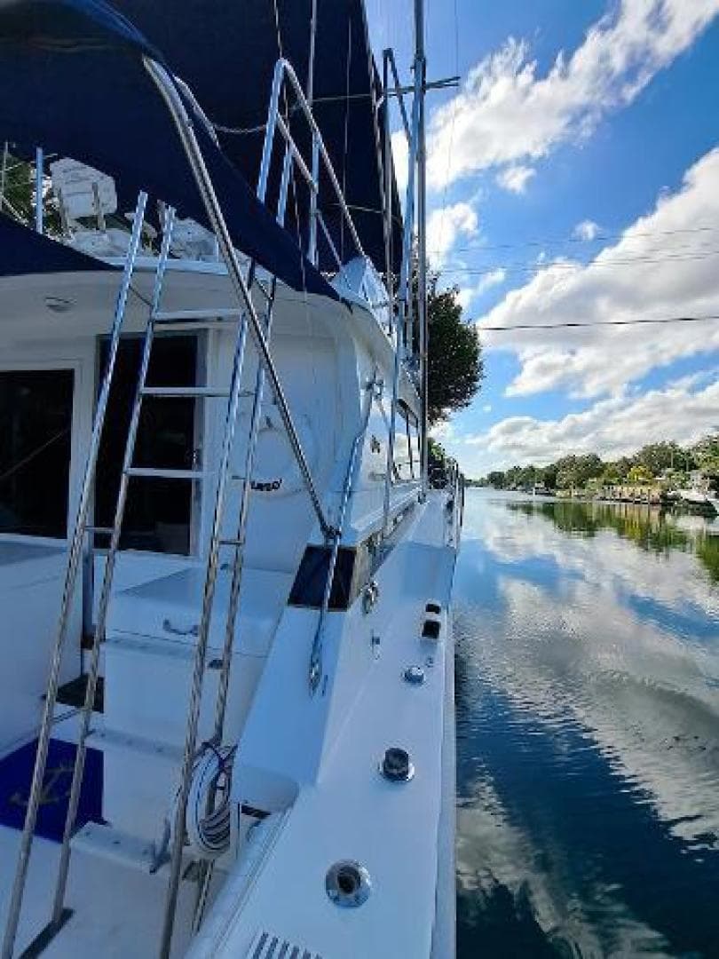 1986 Bertram 46 III Convertible — photo 6