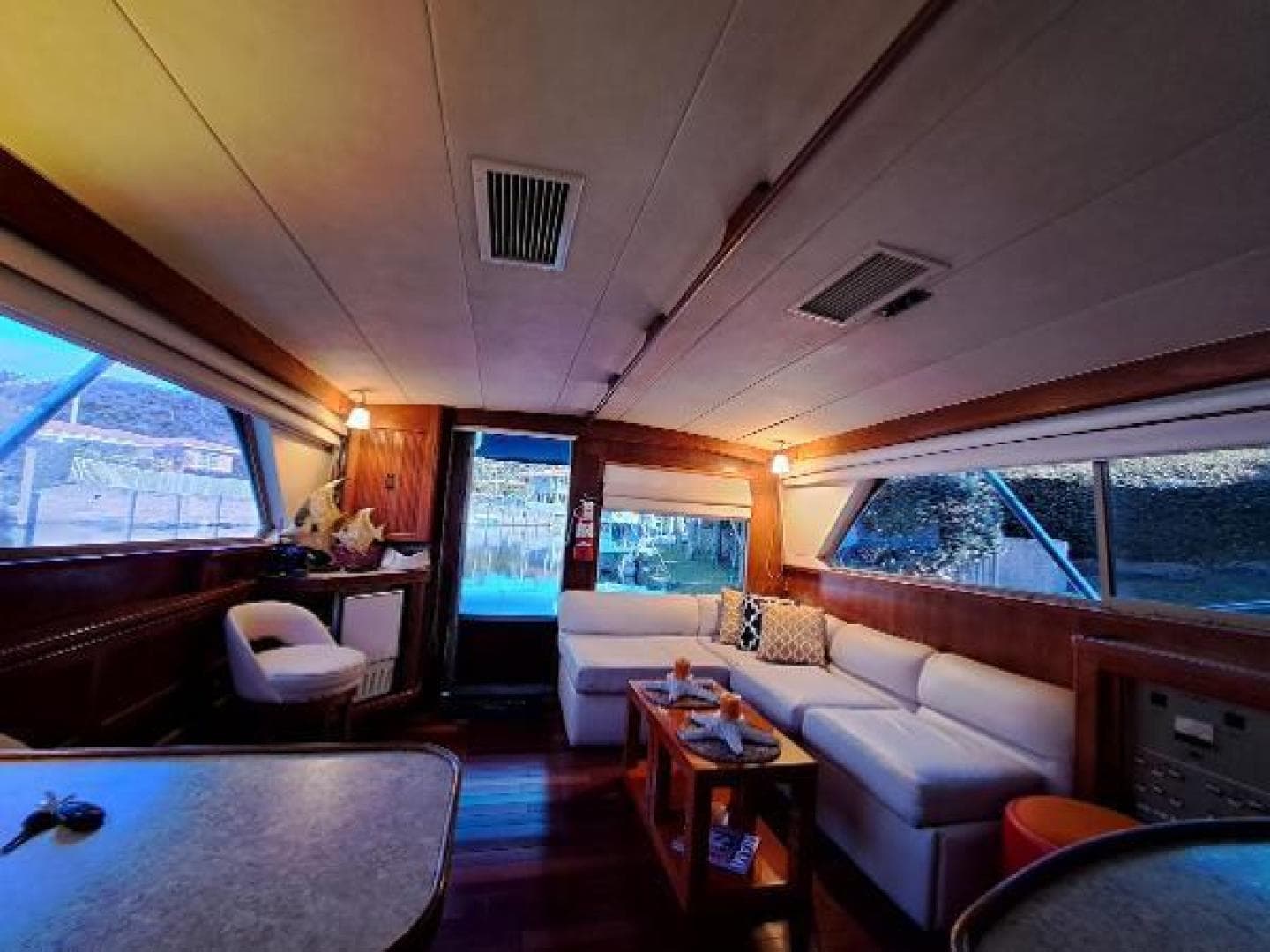 1986 Bertram 46 III Convertible — photo 11