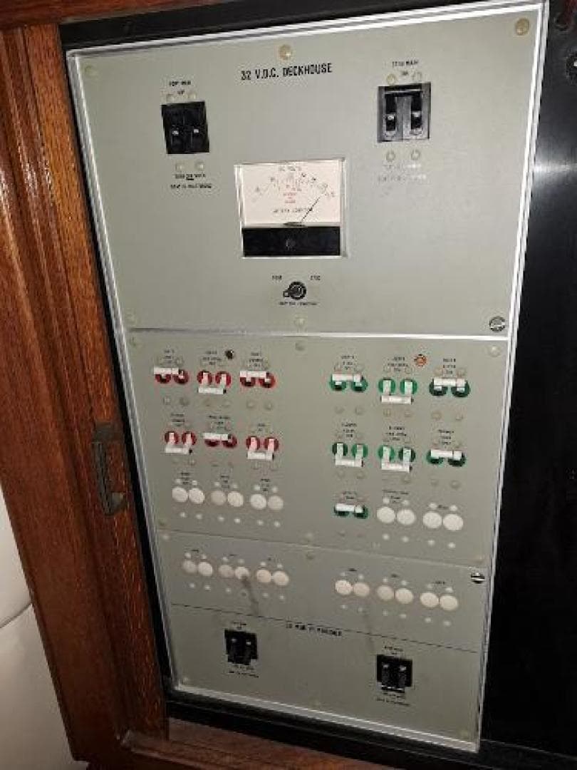 1986 Bertram 46 III Convertible — photo 23