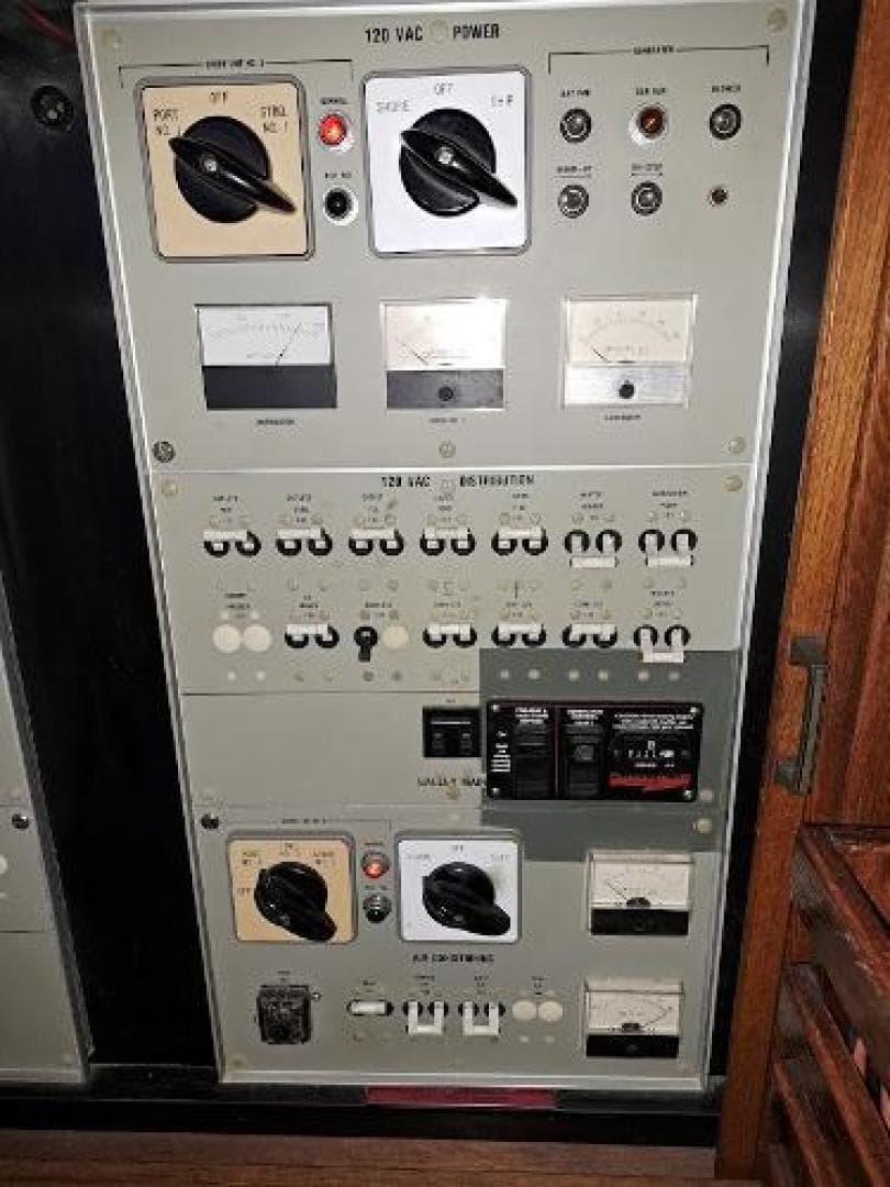 1986 Bertram 46 III Convertible — photo 24