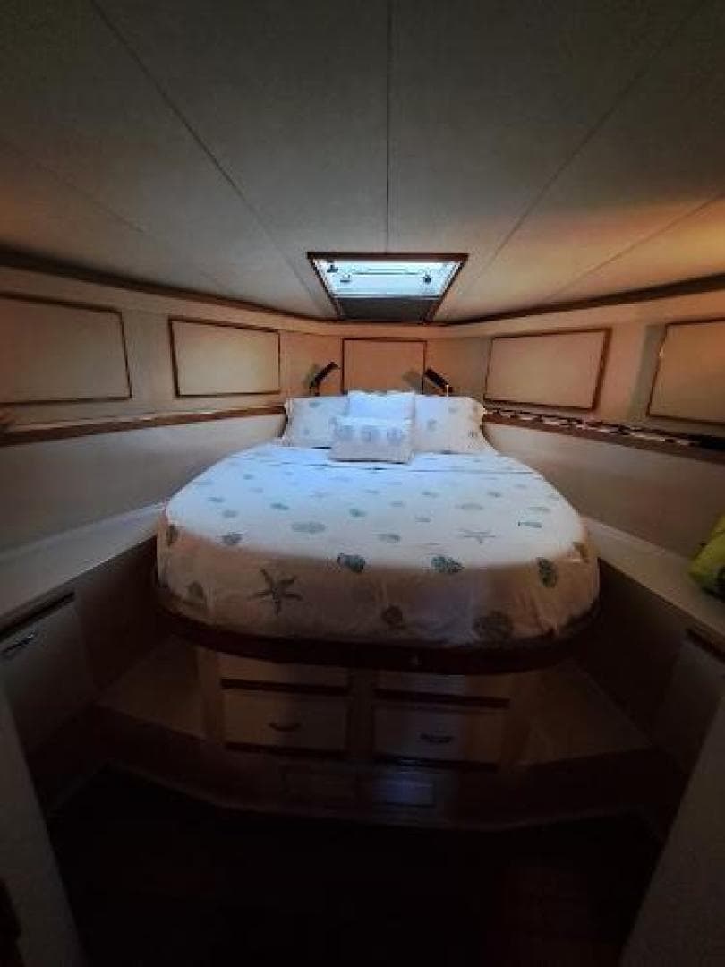 1986 Bertram 46 III Convertible — photo 22