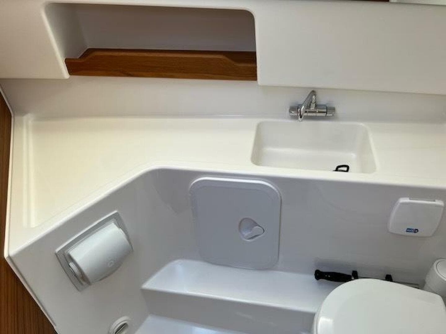 2023 Nimbus W9 — photo 13