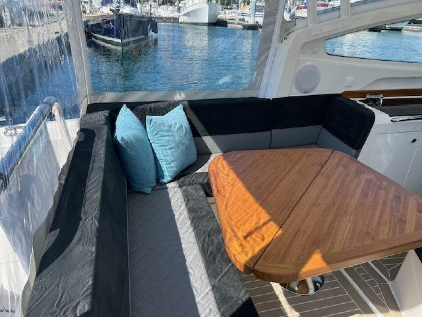 2023 Nimbus W9 — photo 23