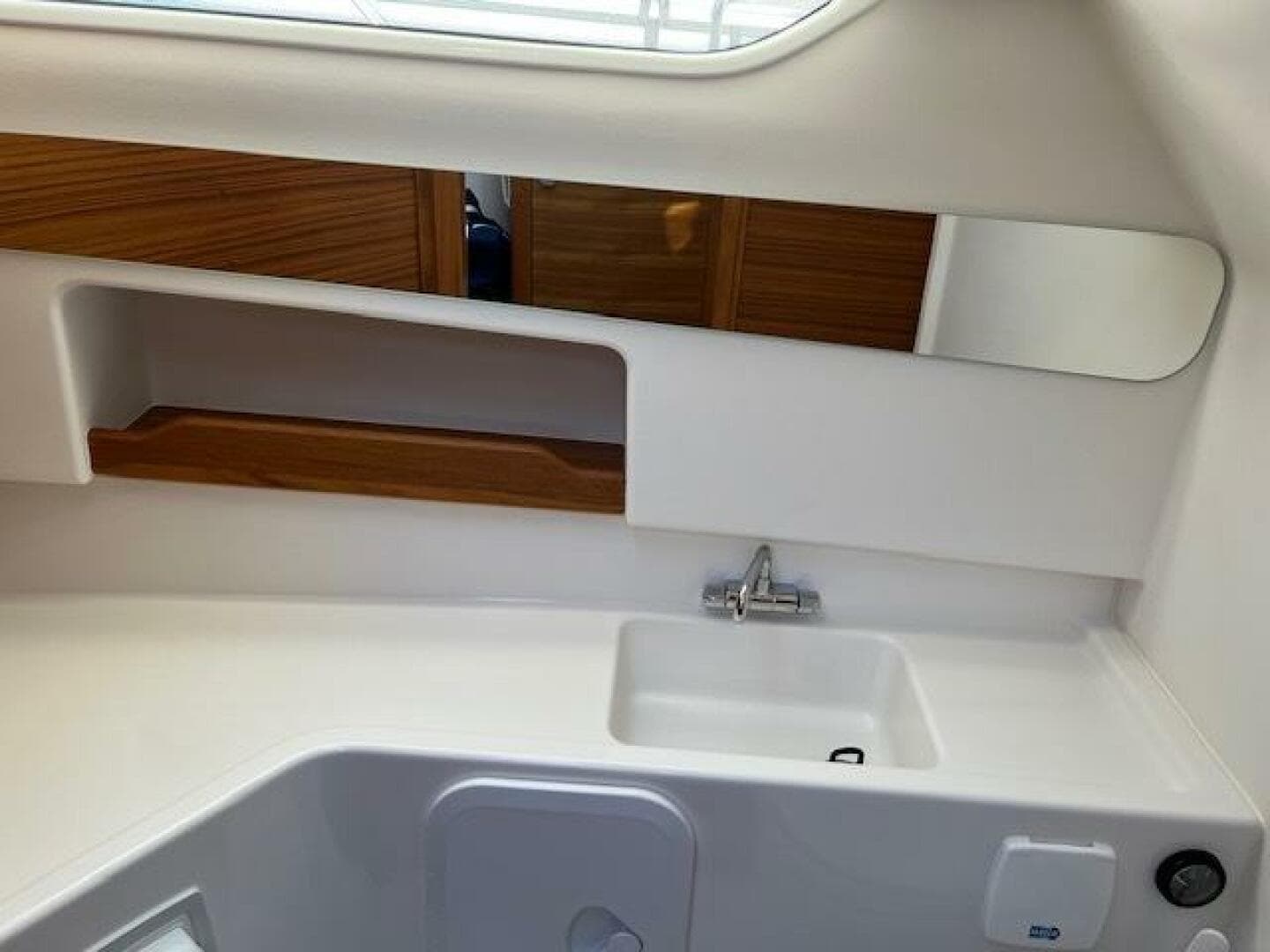 2023 Nimbus W9 — photo 12