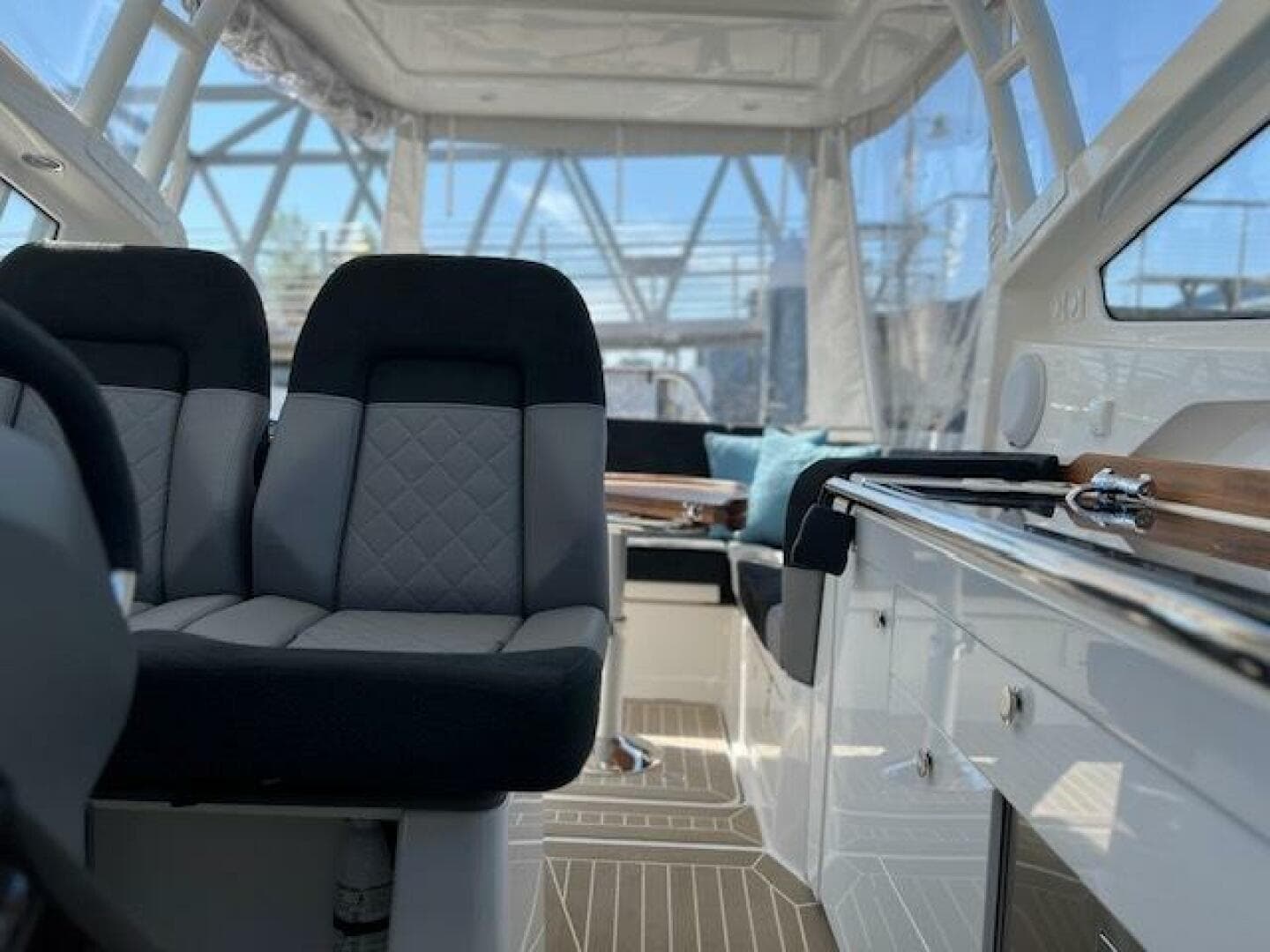 2023 Nimbus W9 — photo 7