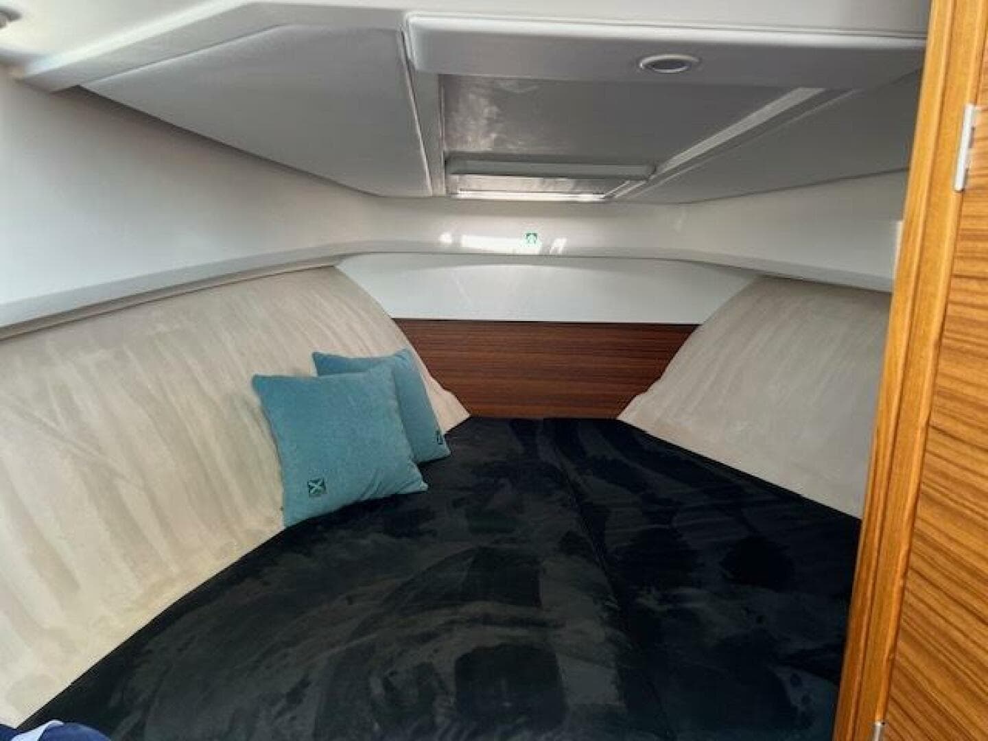 2023 Nimbus W9 — photo 14