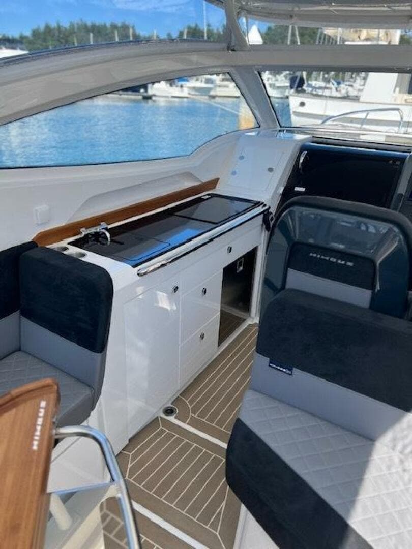 2023 Nimbus W9 — photo 29