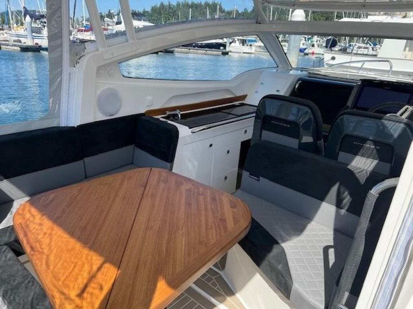 2023 Nimbus W9 — photo 22