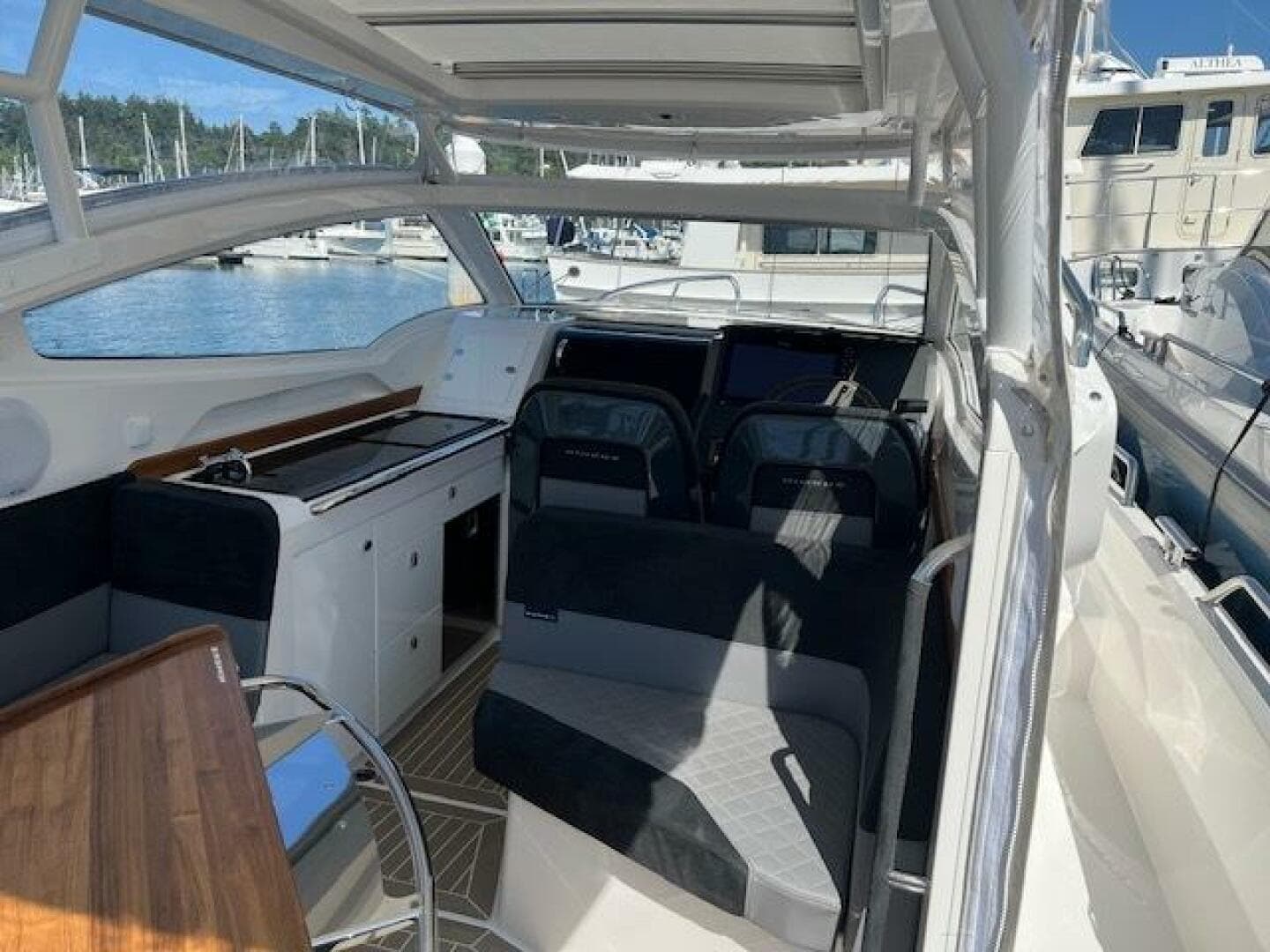 2023 Nimbus W9 — photo 25