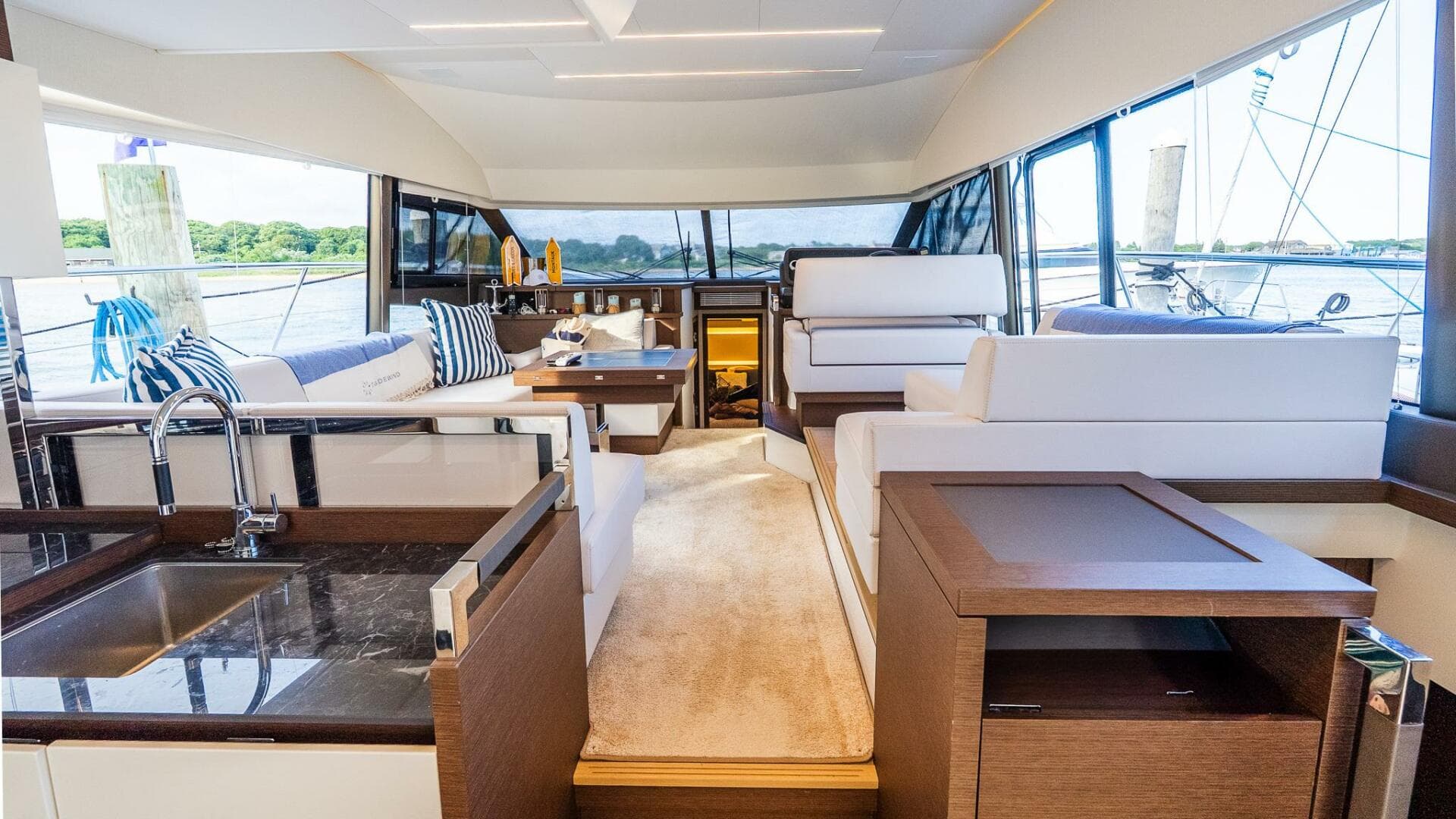 2019 Prestige 520 Flybridge — photo 6