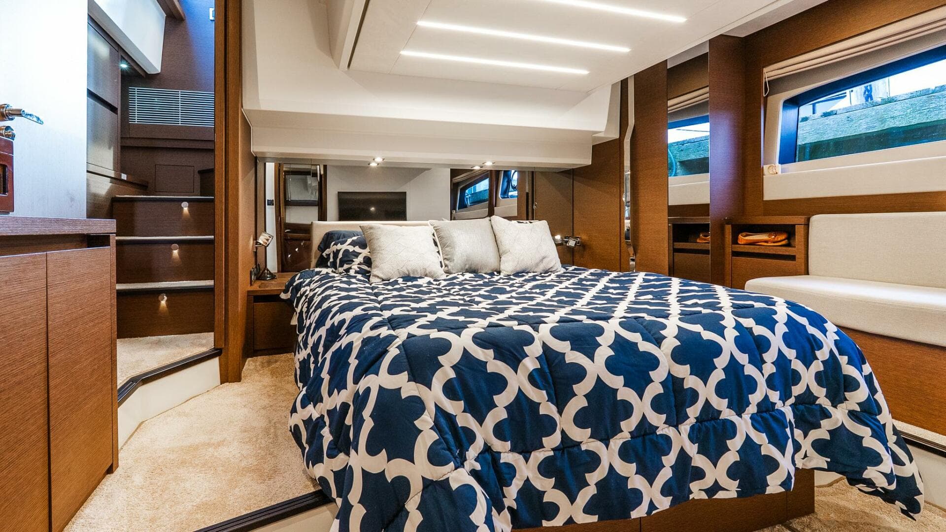 2019 Prestige 520 Flybridge — photo 23