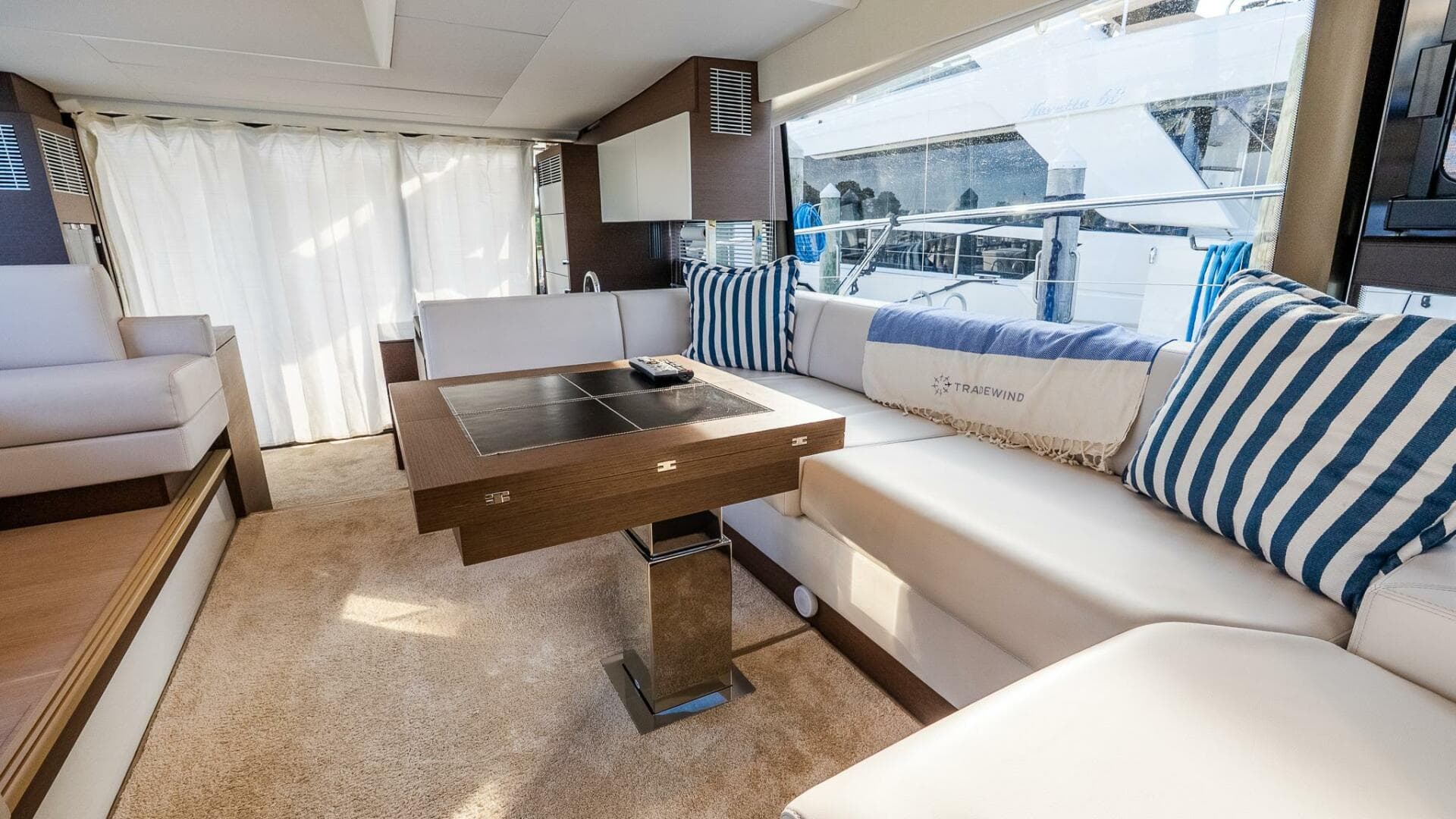 2019 Prestige 520 Flybridge — photo 12