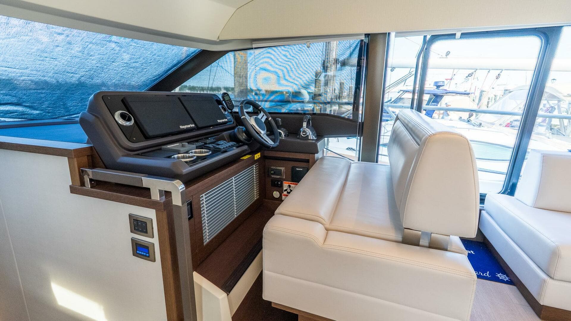2019 Prestige 520 Flybridge — photo 17