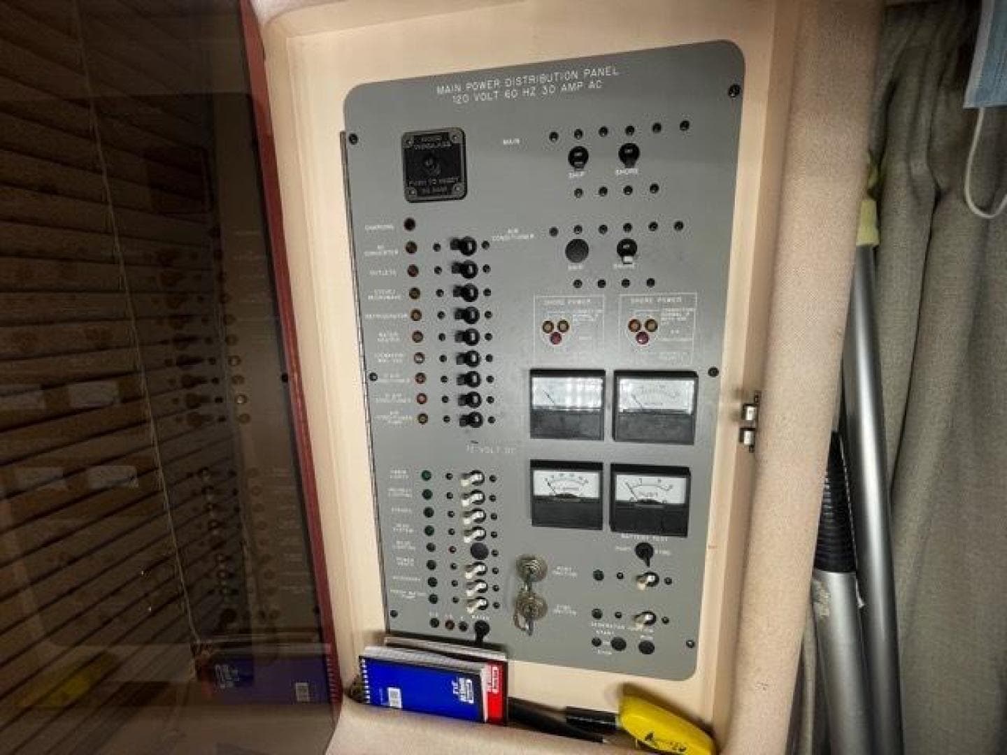 1989 Sea Ray 300 Sedan Bridge — photo 25