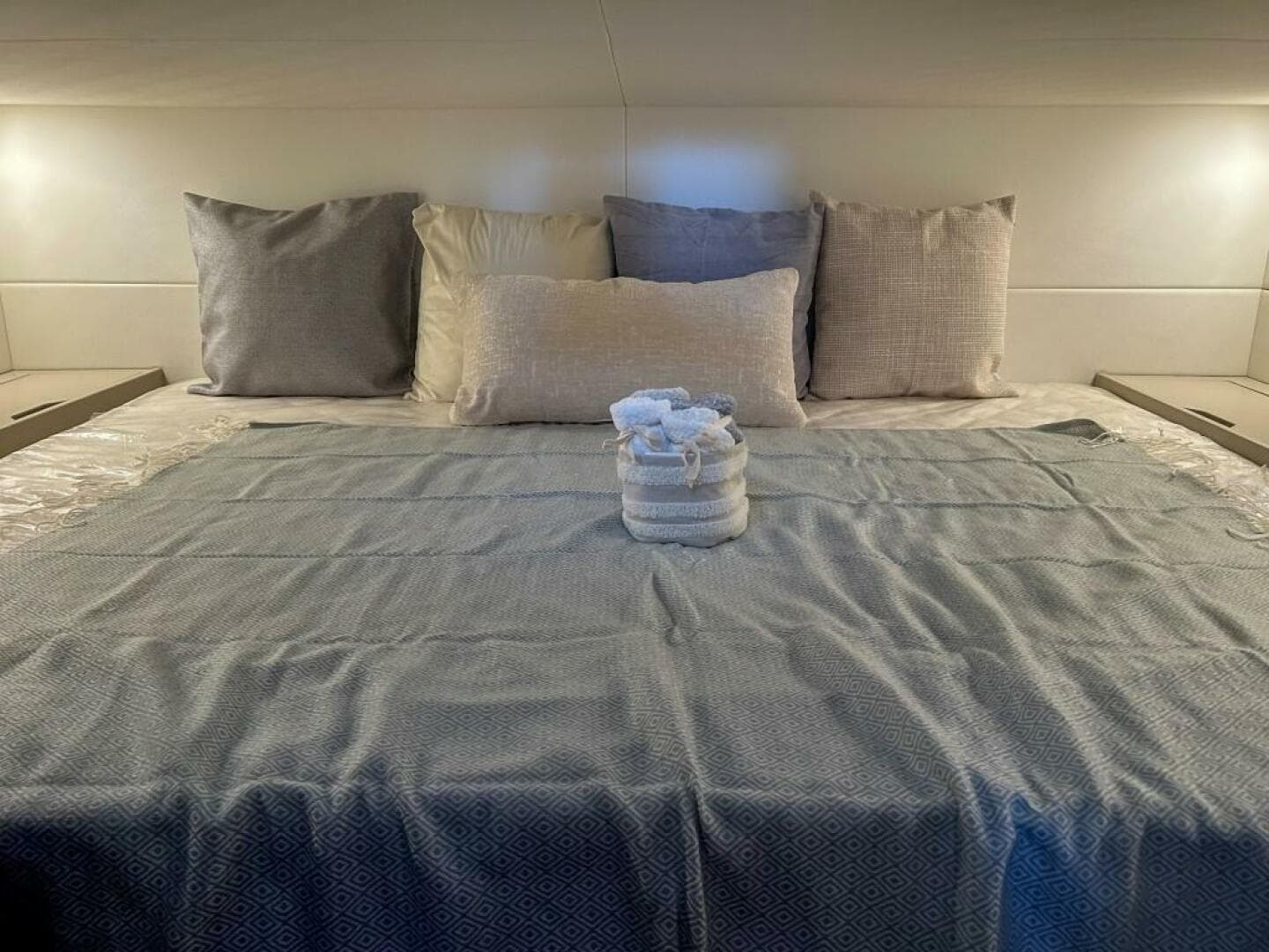 2023 Fairline F//line 33 Outboard — photo 15