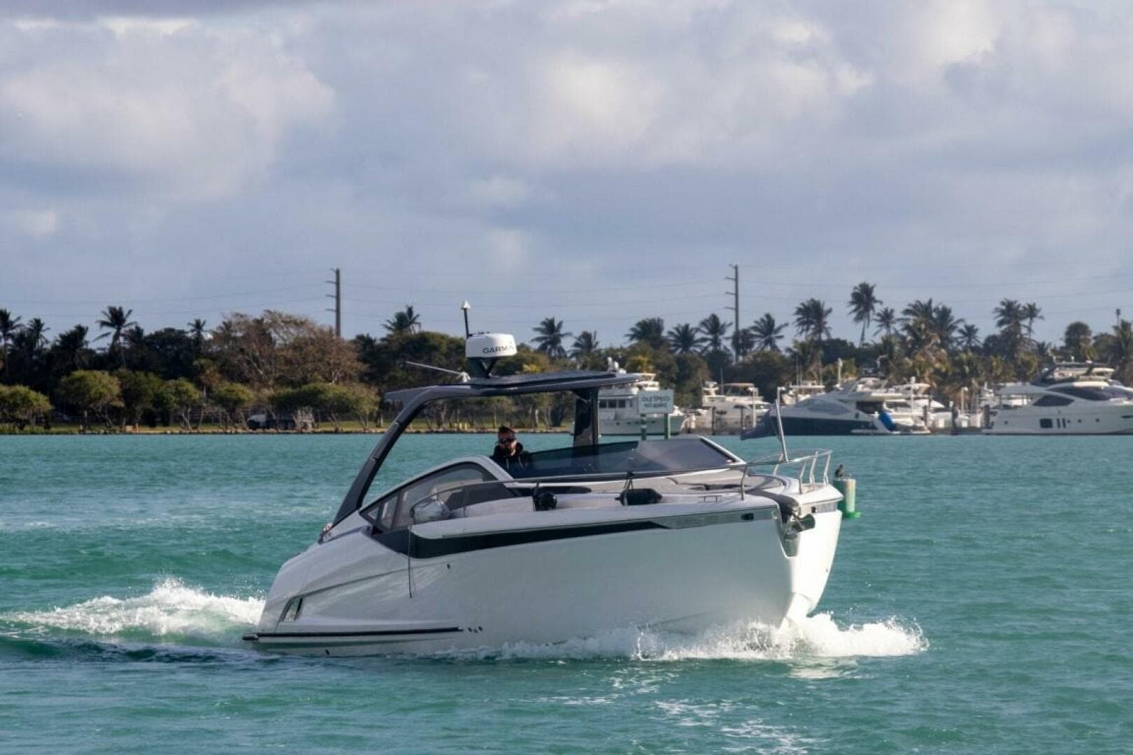 2023 Fairline F//line 33 Outboard — photo 3