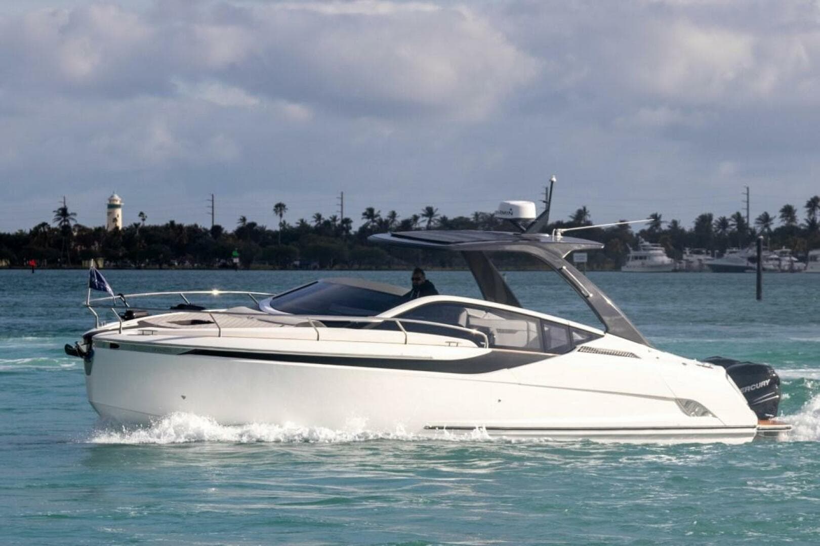 2023 Fairline F//line 33 Outboard — photo 4