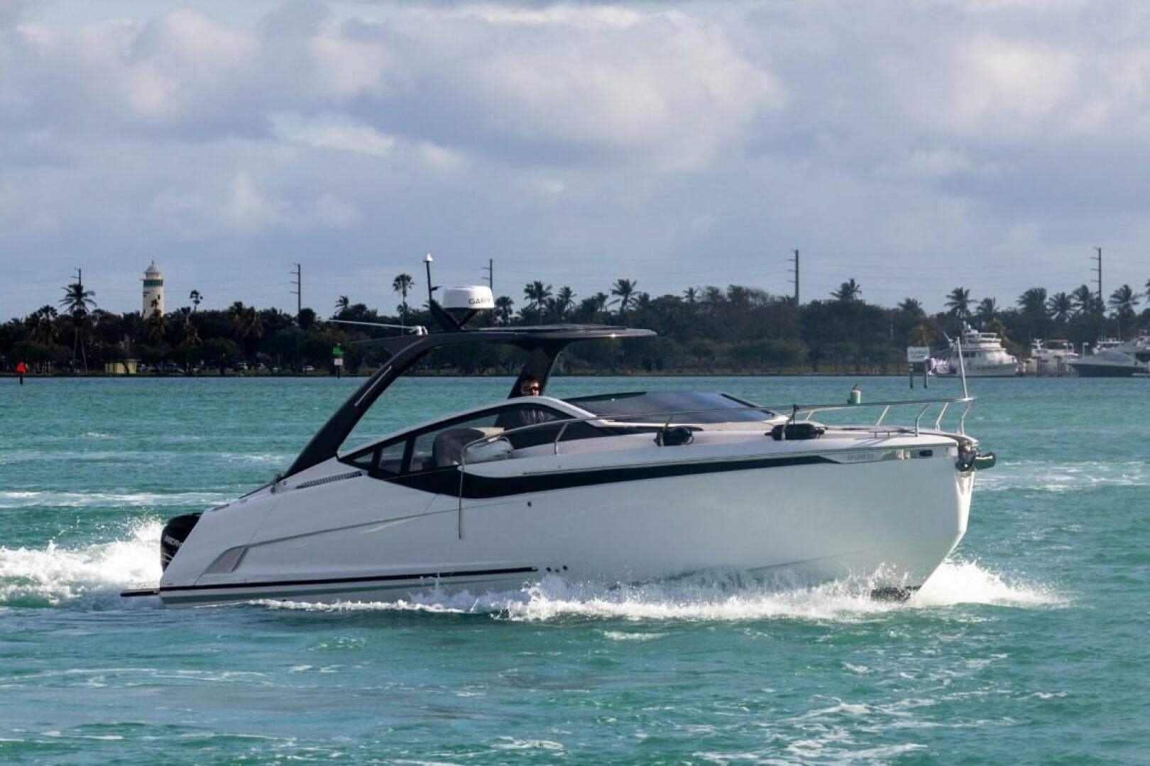 2023 Fairline F//line 33 Outboard — photo 2