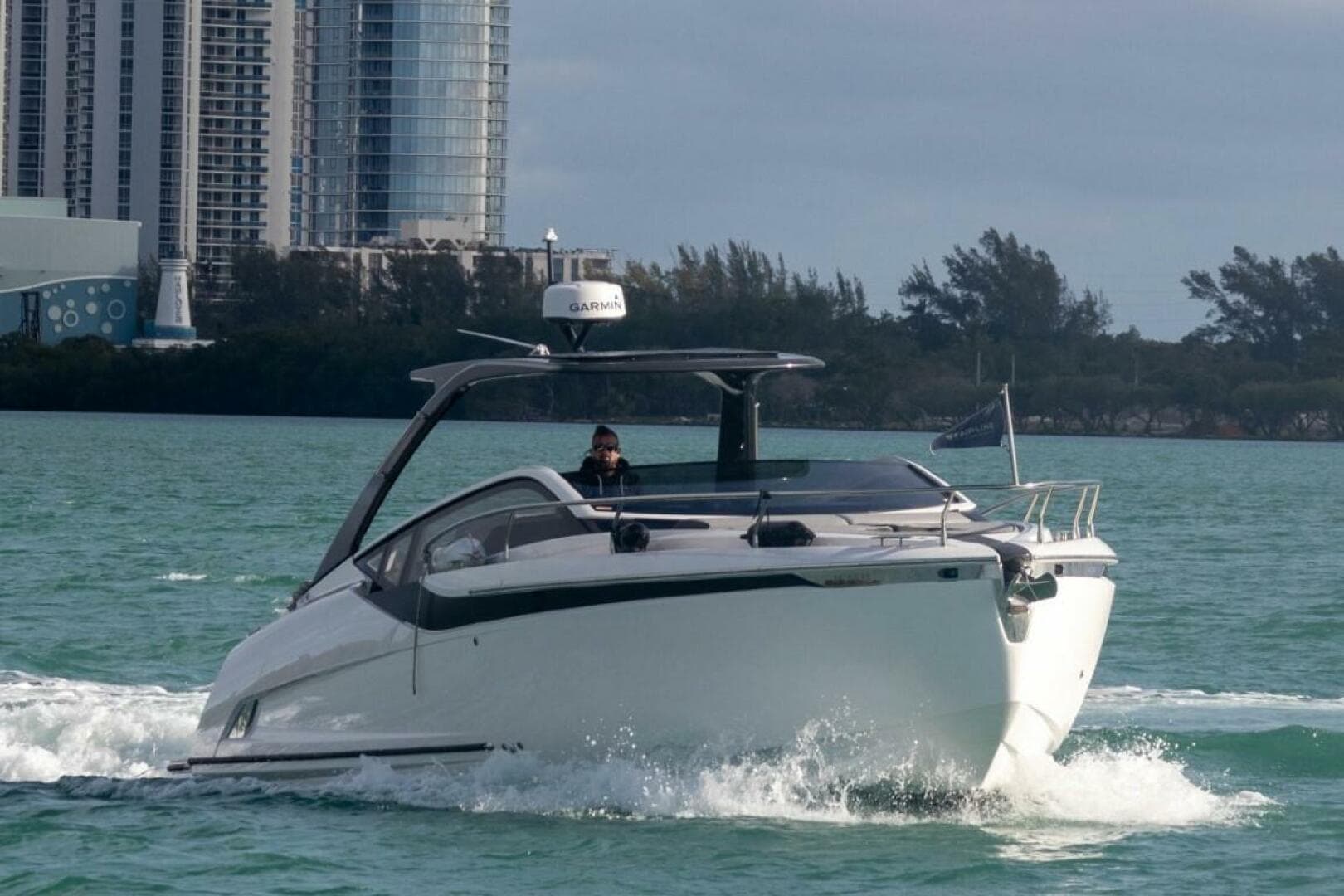 2023 Fairline F//line 33 Outboard — photo 1