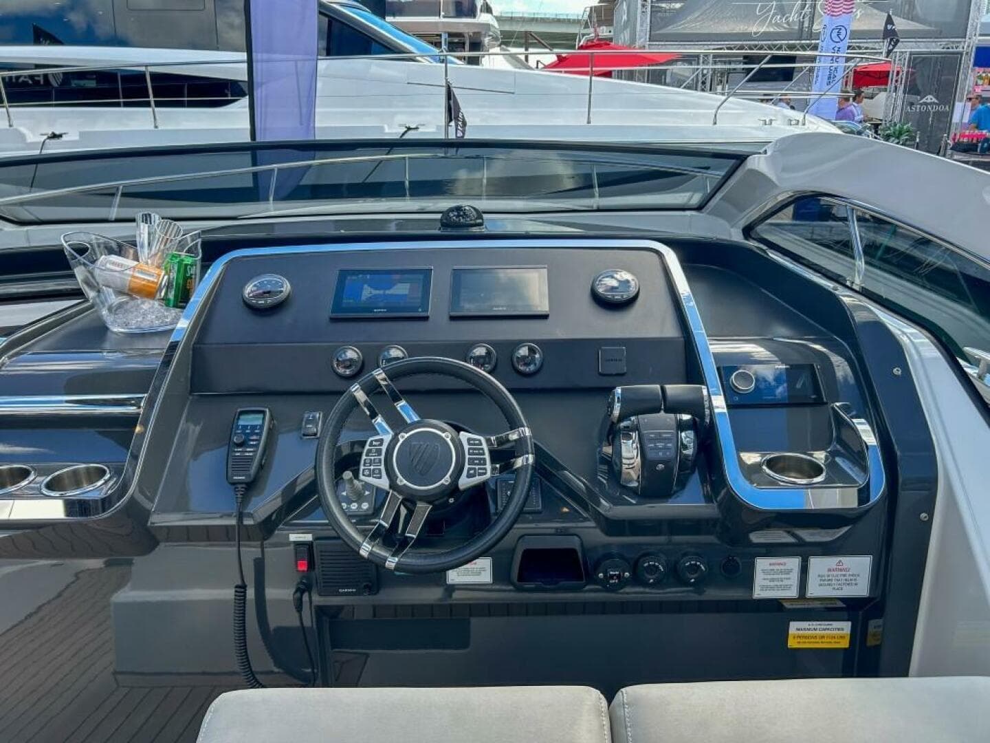2023 Fairline F//line 33 Outboard — photo 10