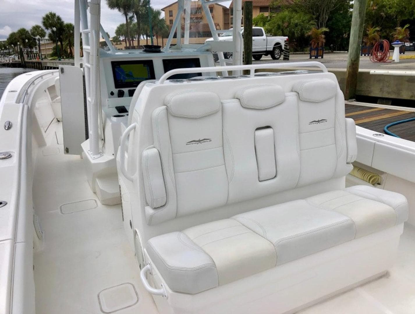 2018 Invincible 39 Open Fisherman — photo 8