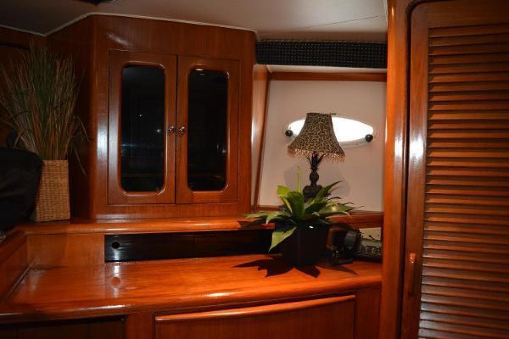 1989 Viking Motor Yacht — photo 71