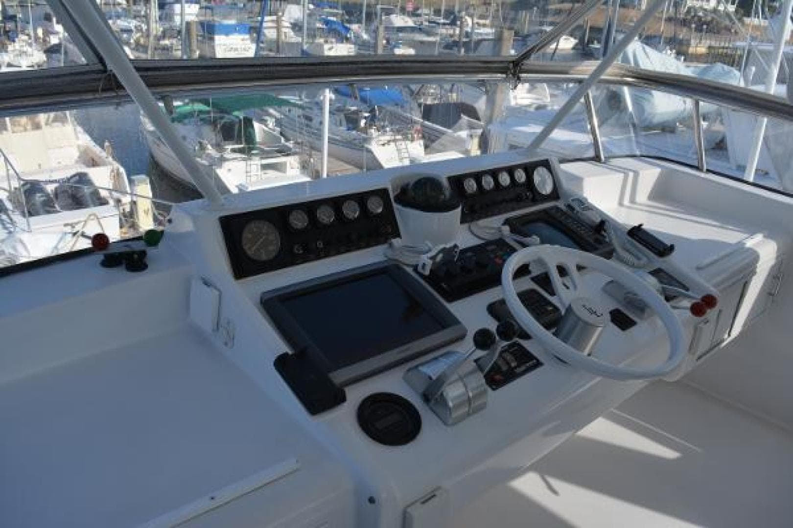 1989 Viking Motor Yacht — photo 23