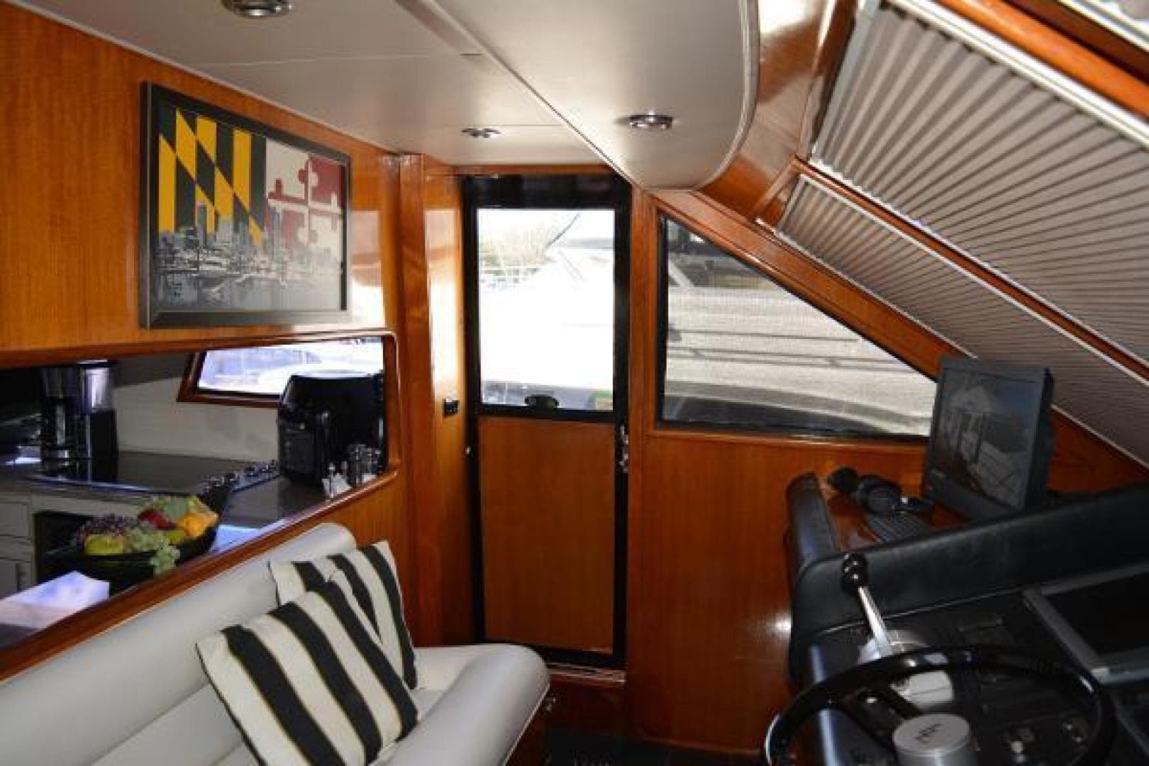 1989 Viking Motor Yacht — photo 44