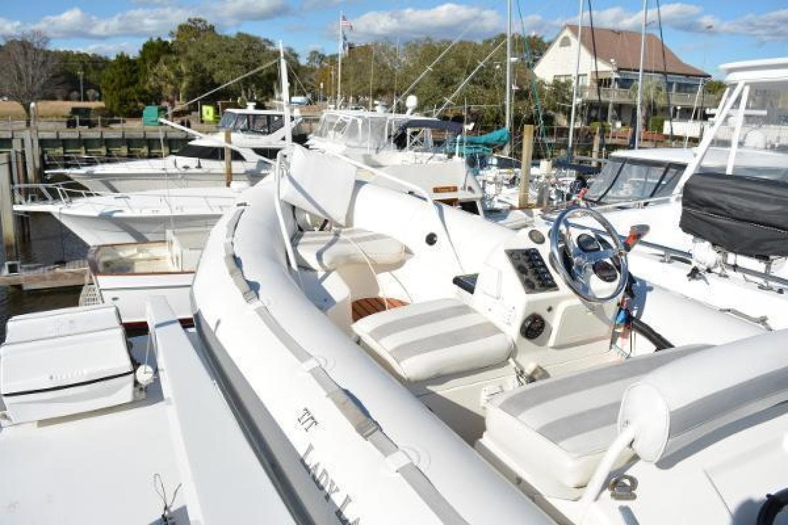 1989 Viking Motor Yacht — photo 38