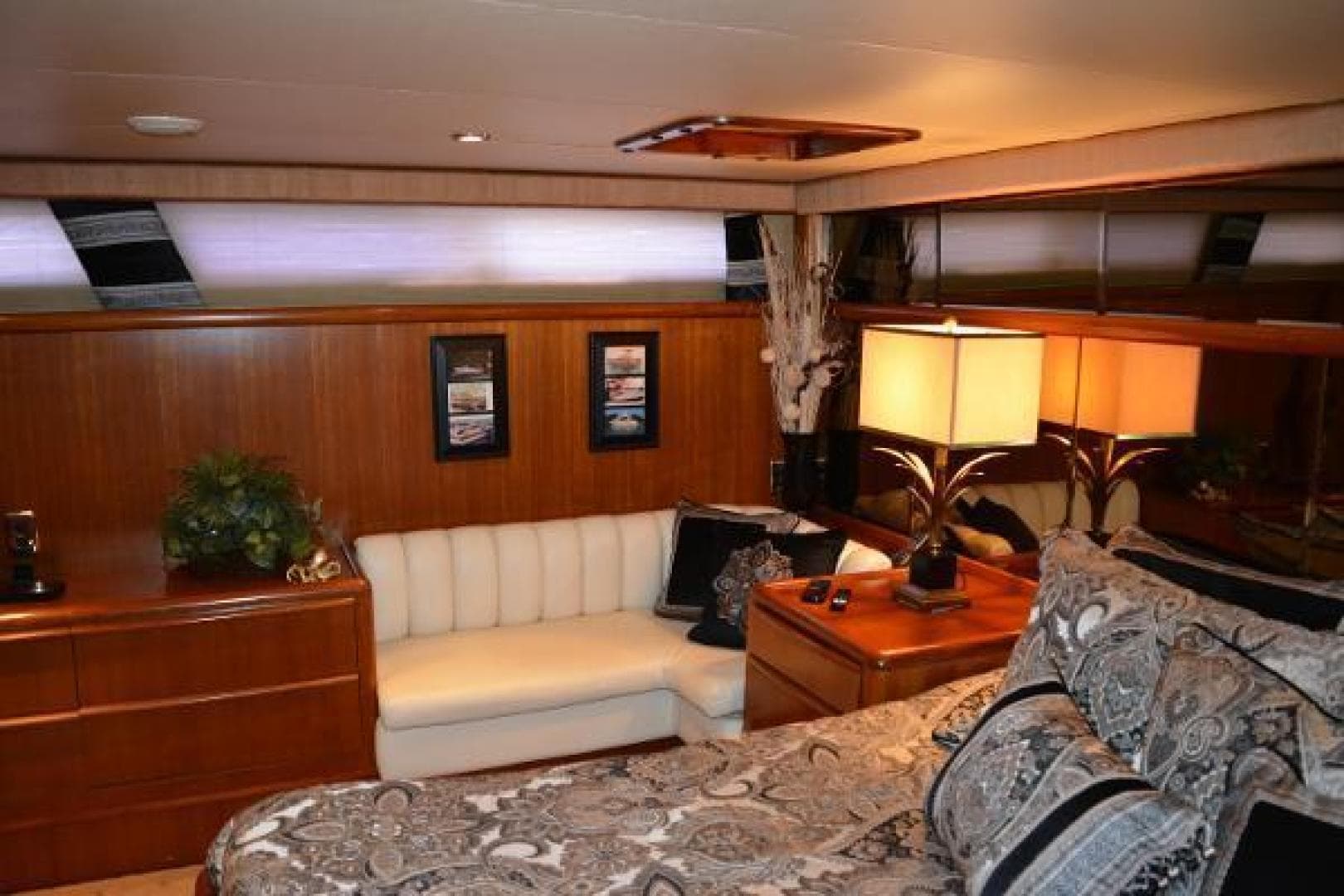 1989 Viking Motor Yacht — photo 78