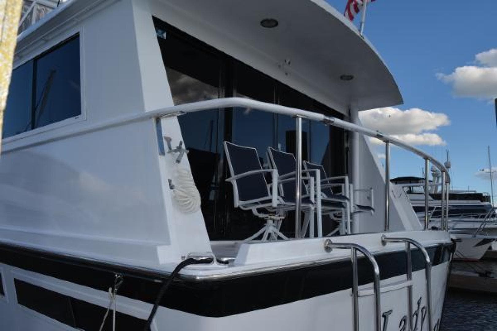 1989 Viking Motor Yacht — photo 13