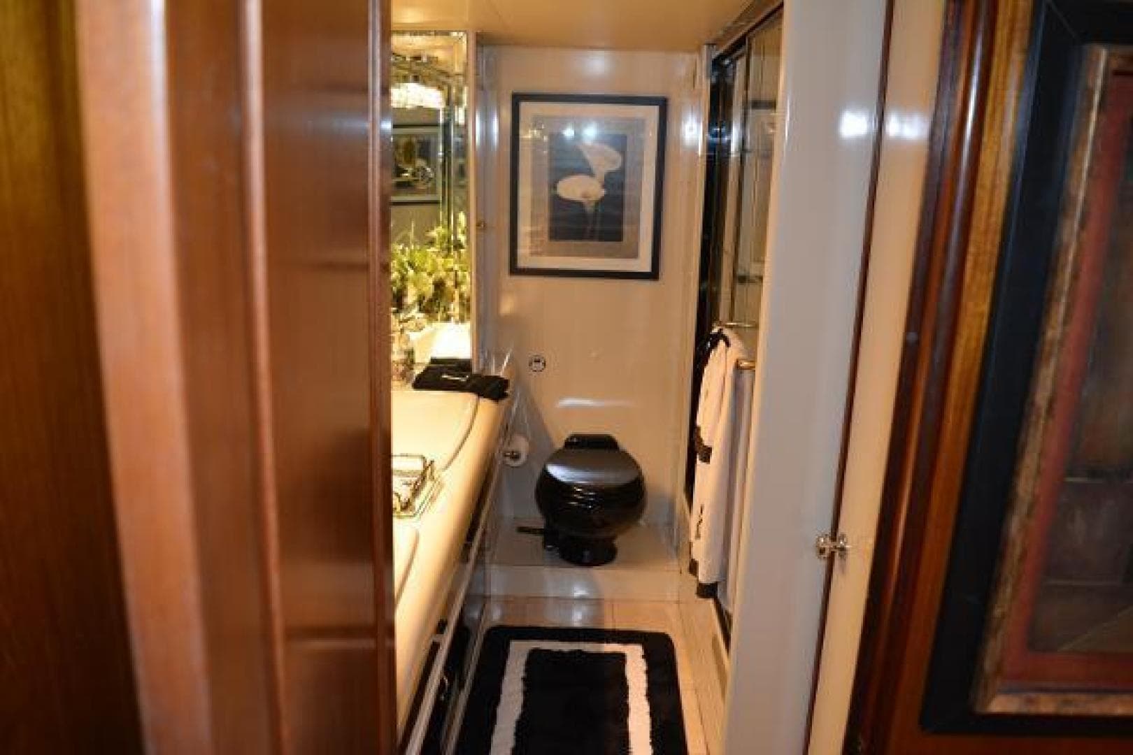 1989 Viking Motor Yacht — photo 83