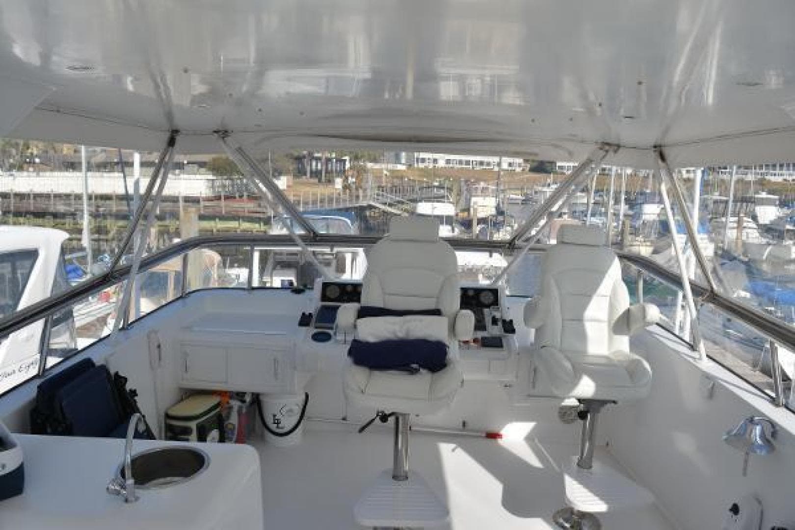 1989 Viking Motor Yacht — photo 21