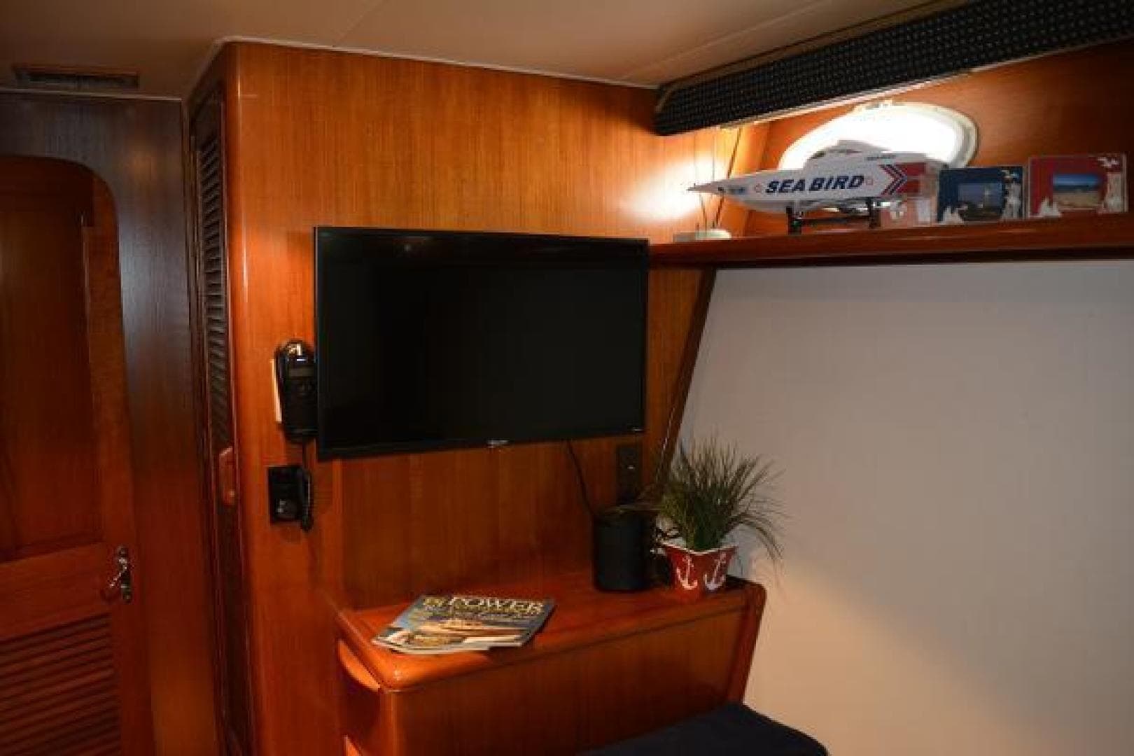 1989 Viking Motor Yacht — photo 61