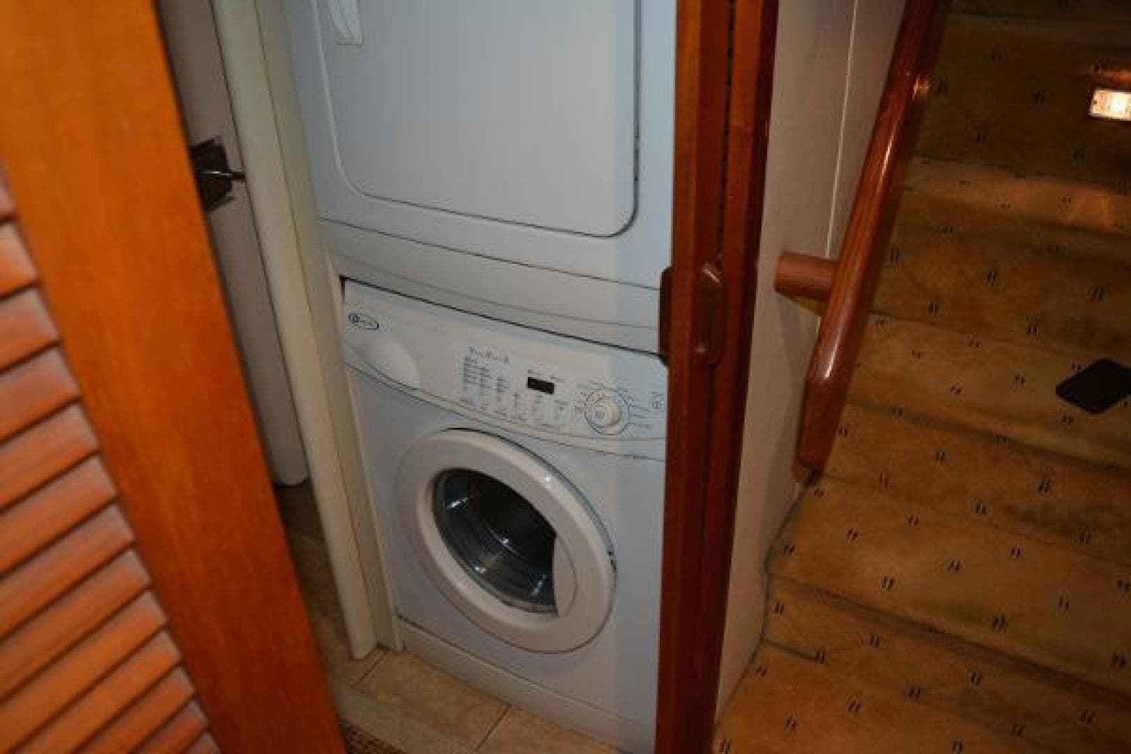 1989 Viking Motor Yacht — photo 90