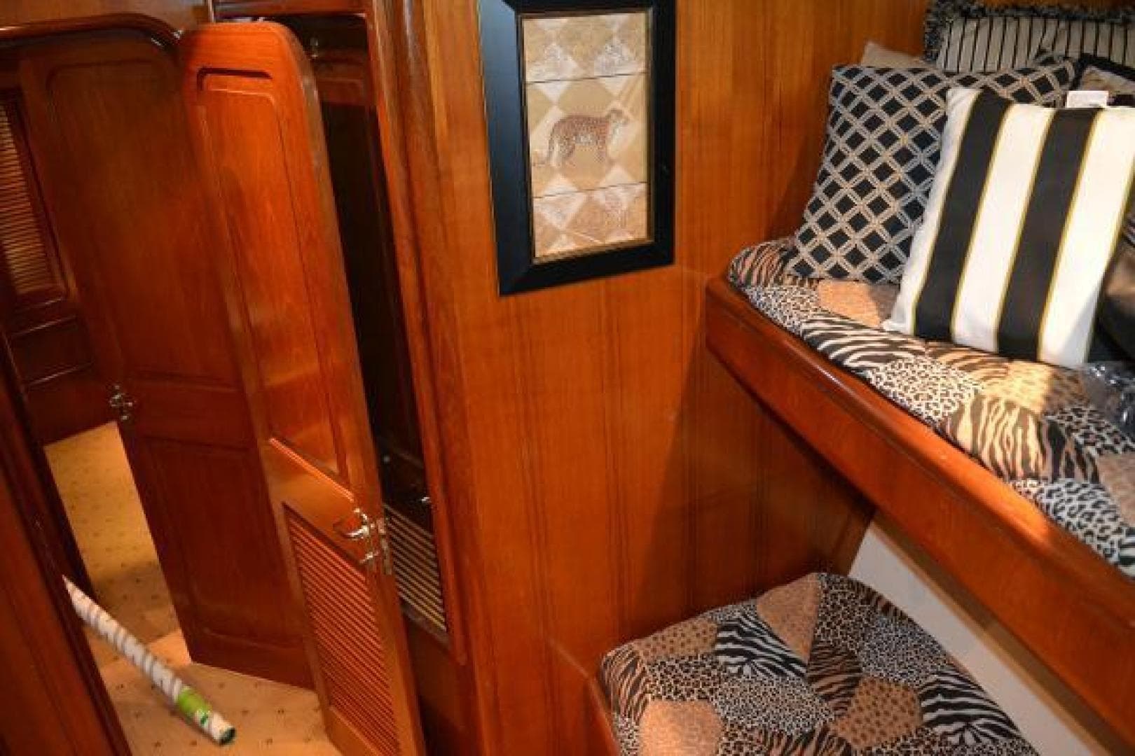 1989 Viking Motor Yacht — photo 70