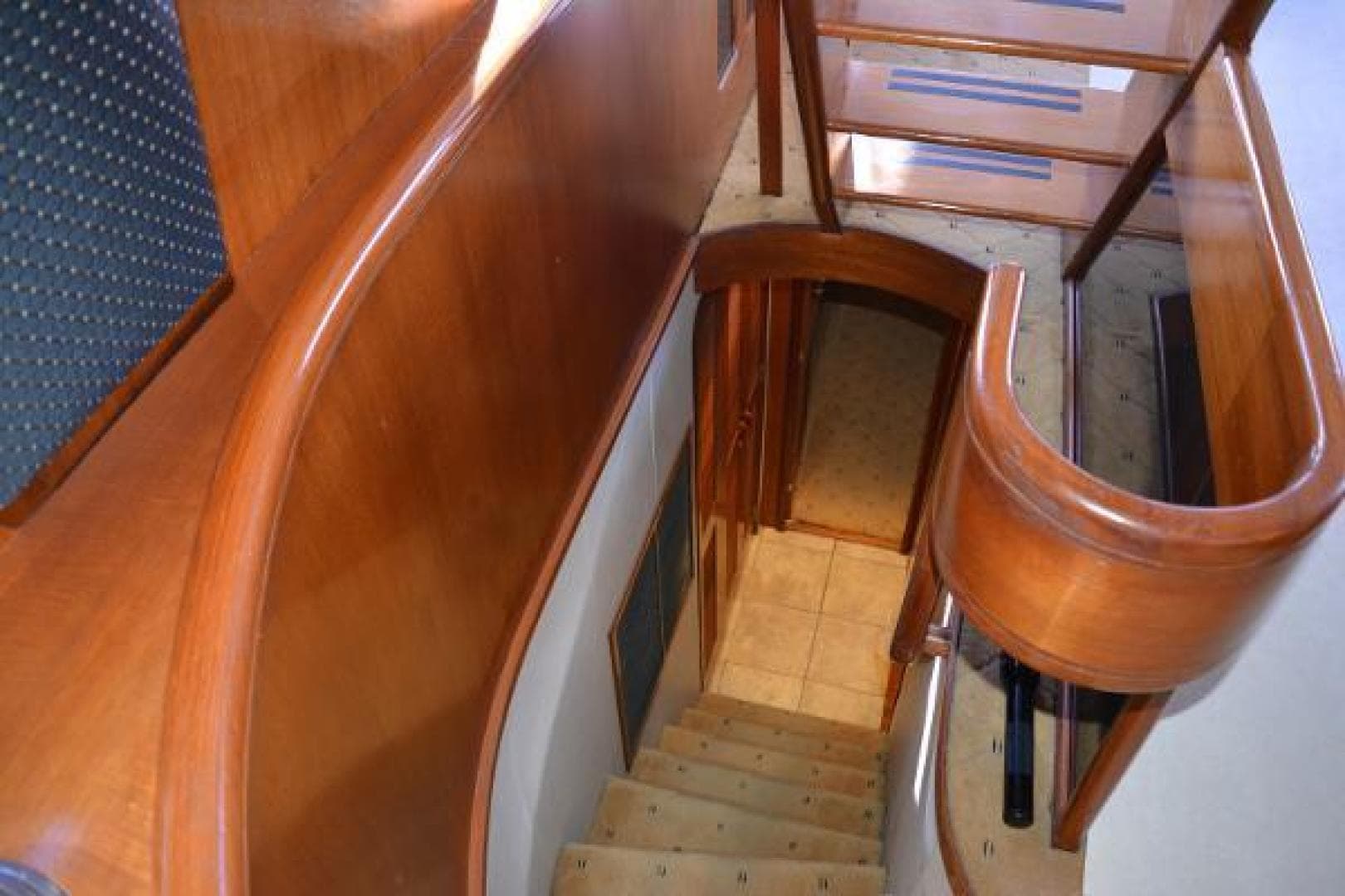 1989 Viking Motor Yacht — photo 74