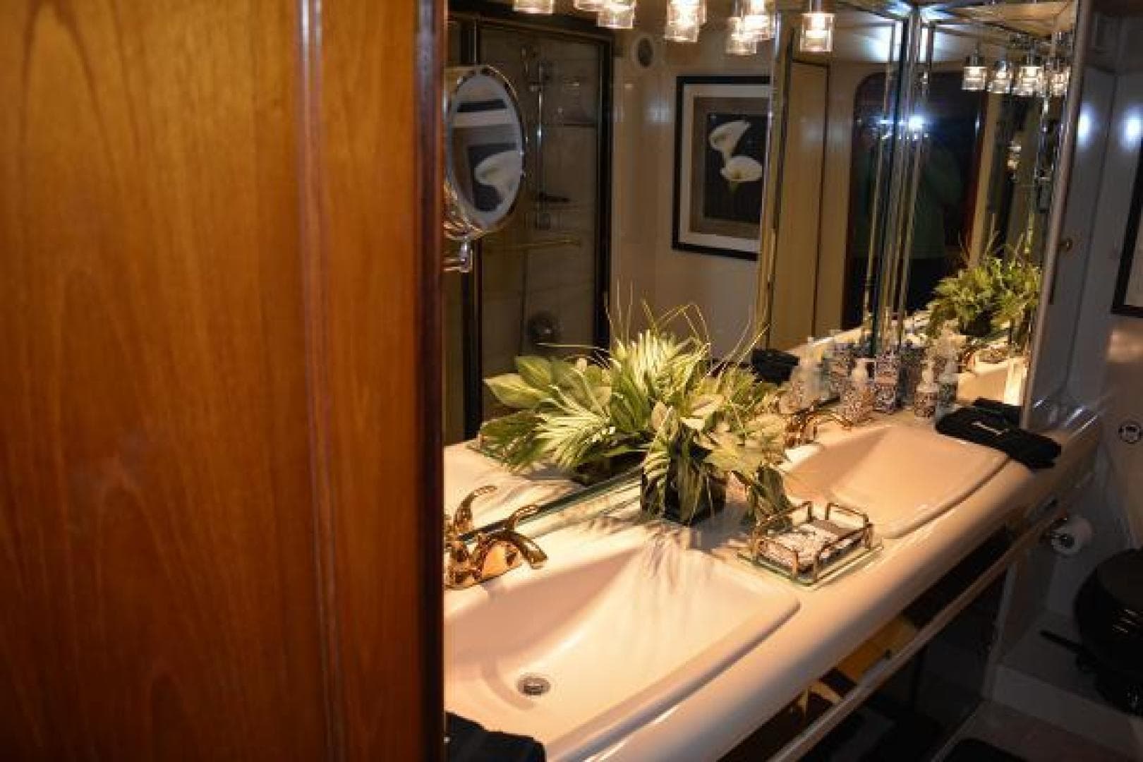 1989 Viking Motor Yacht — photo 87