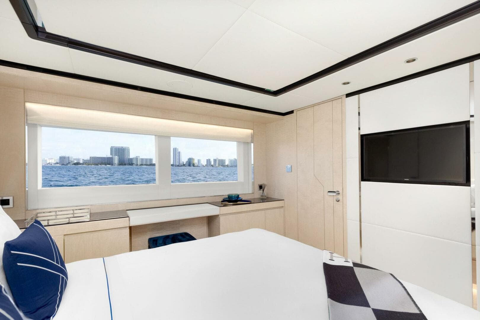 2022 Majesty Yachts 120 — photo 16