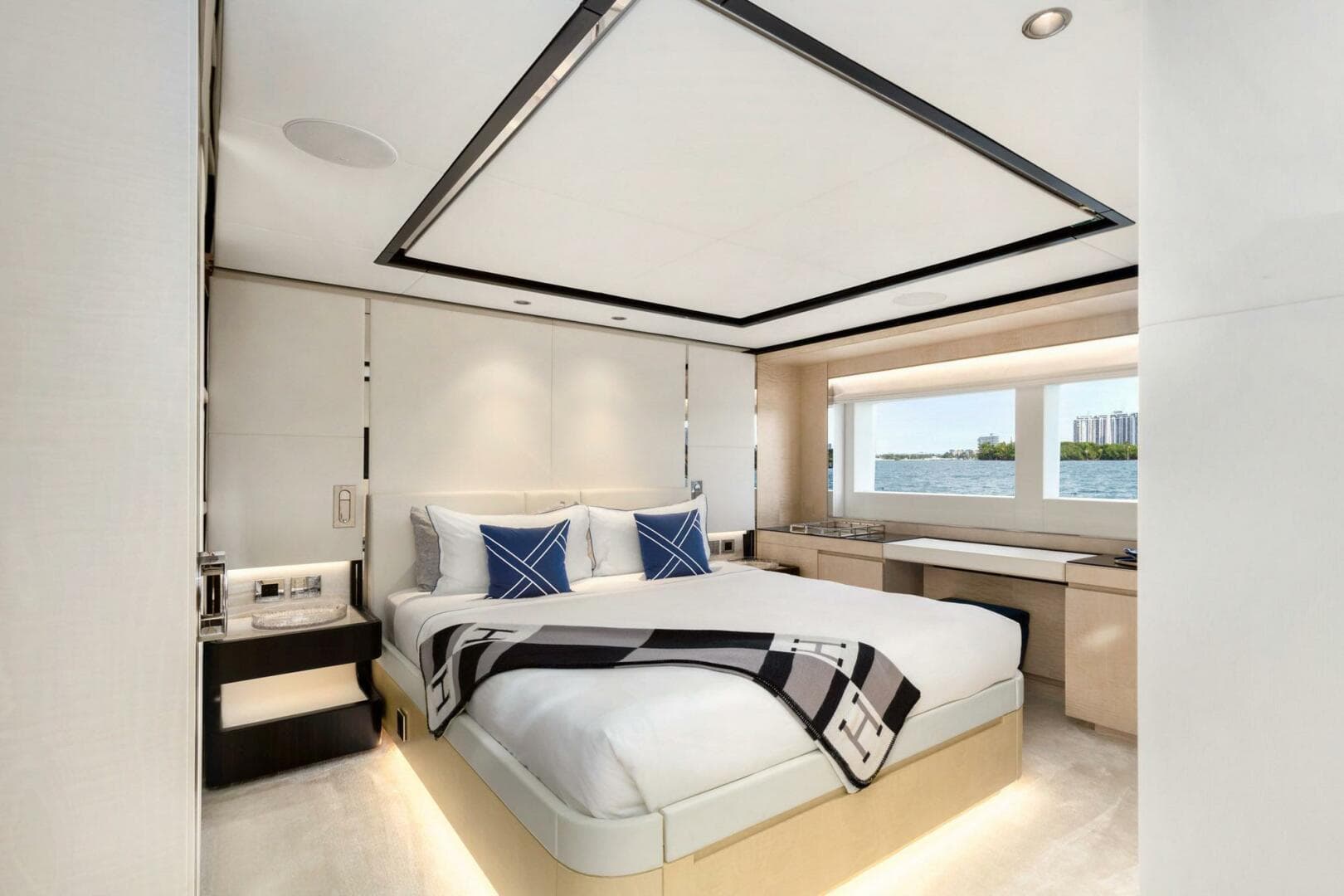 2022 Majesty Yachts 120 — photo 15