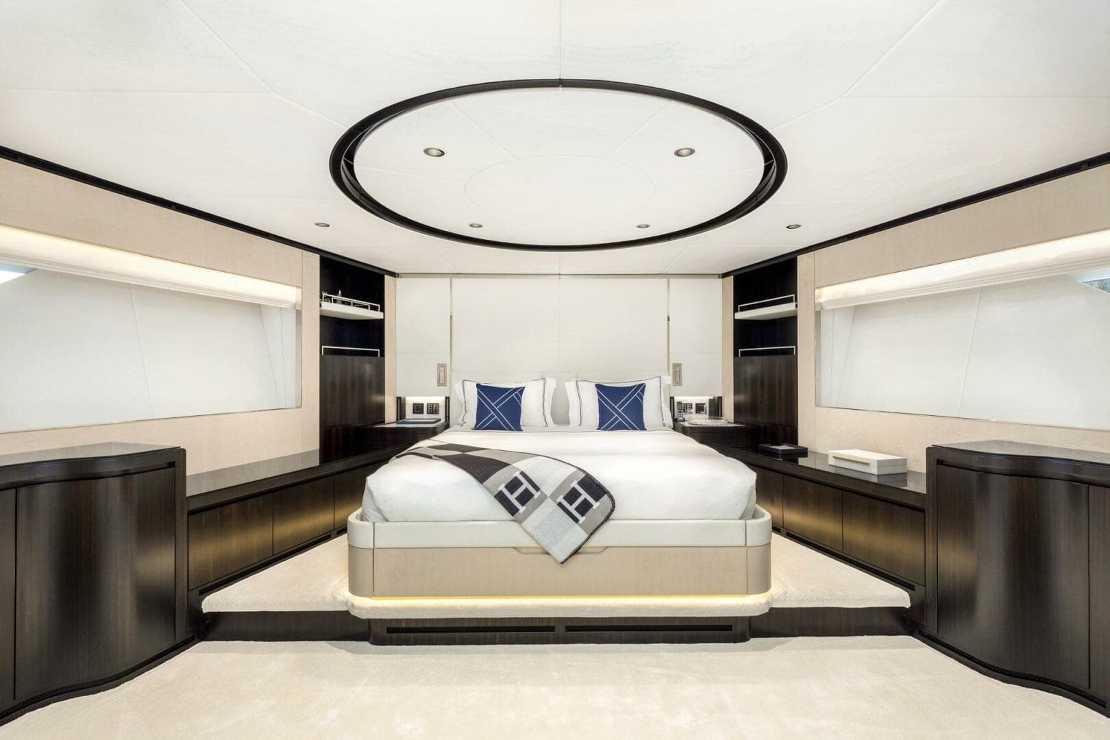 2022 Majesty Yachts 120 — photo 18