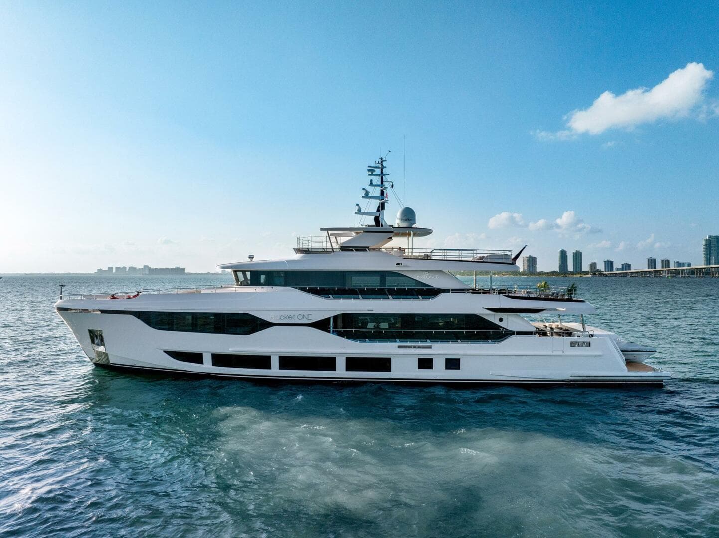 2022 Majesty Yachts 120 — photo 3